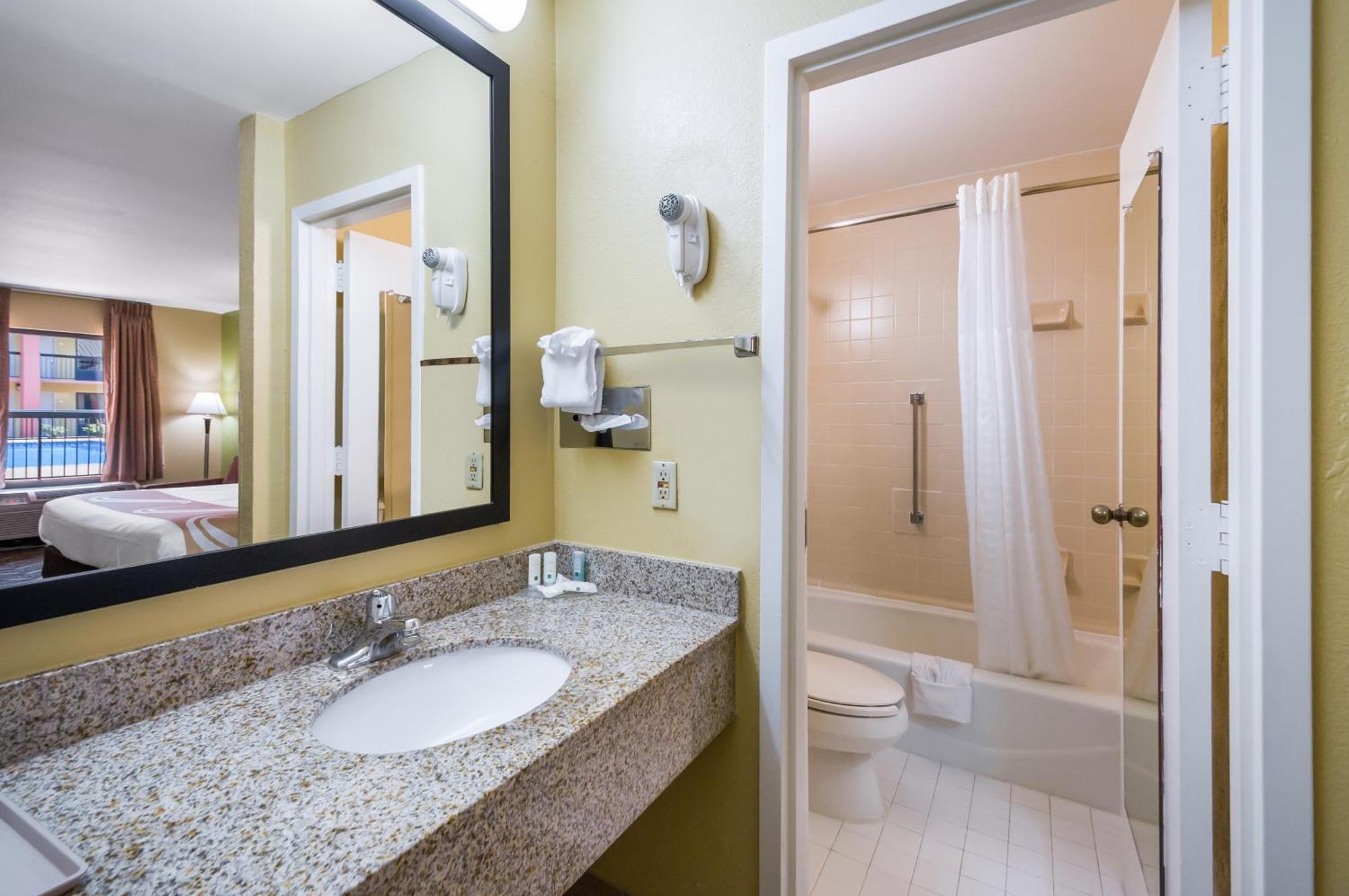Quality Inn Fredericksburg-Central Park Area Exteriér fotografie