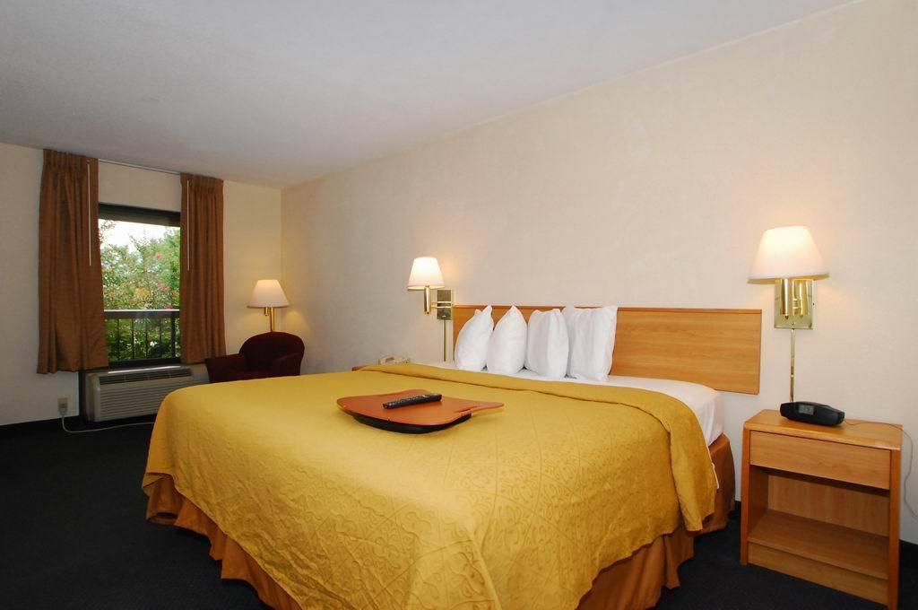 Quality Inn Fredericksburg-Central Park Area Pokoj fotografie