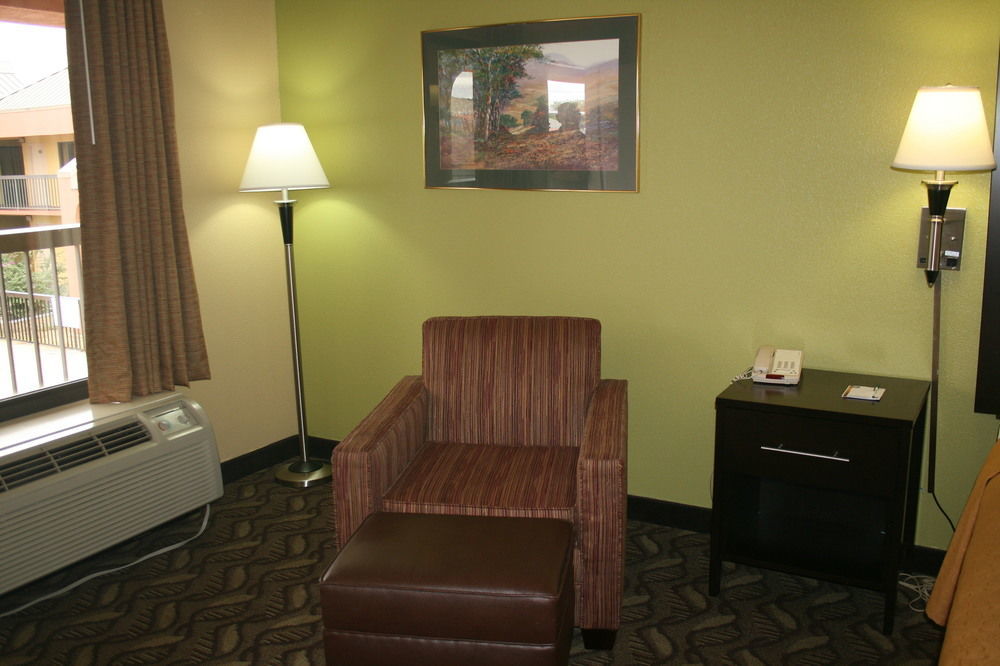 Quality Inn Fredericksburg-Central Park Area Exteriér fotografie