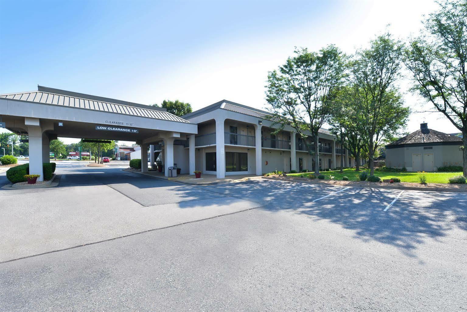 Quality Inn Fredericksburg-Central Park Area Exteriér fotografie