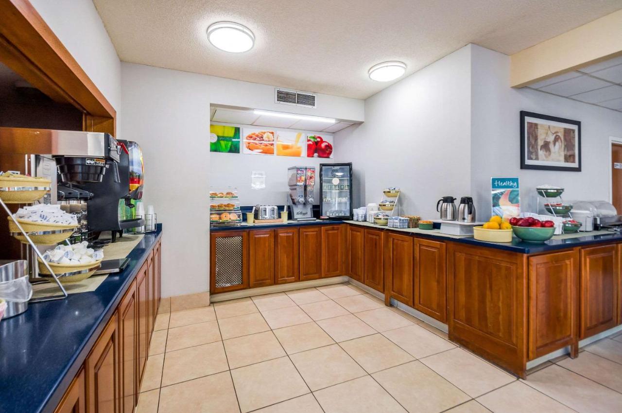 Quality Inn Fredericksburg-Central Park Area Exteriér fotografie